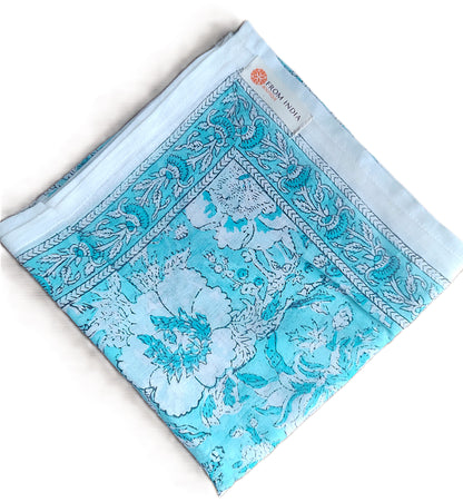 Cheich Panjim 75x75 cm en voile de coton turquoise avec motifs floraux blancs et bleus, bordure imprimée artisanale Block Print.
