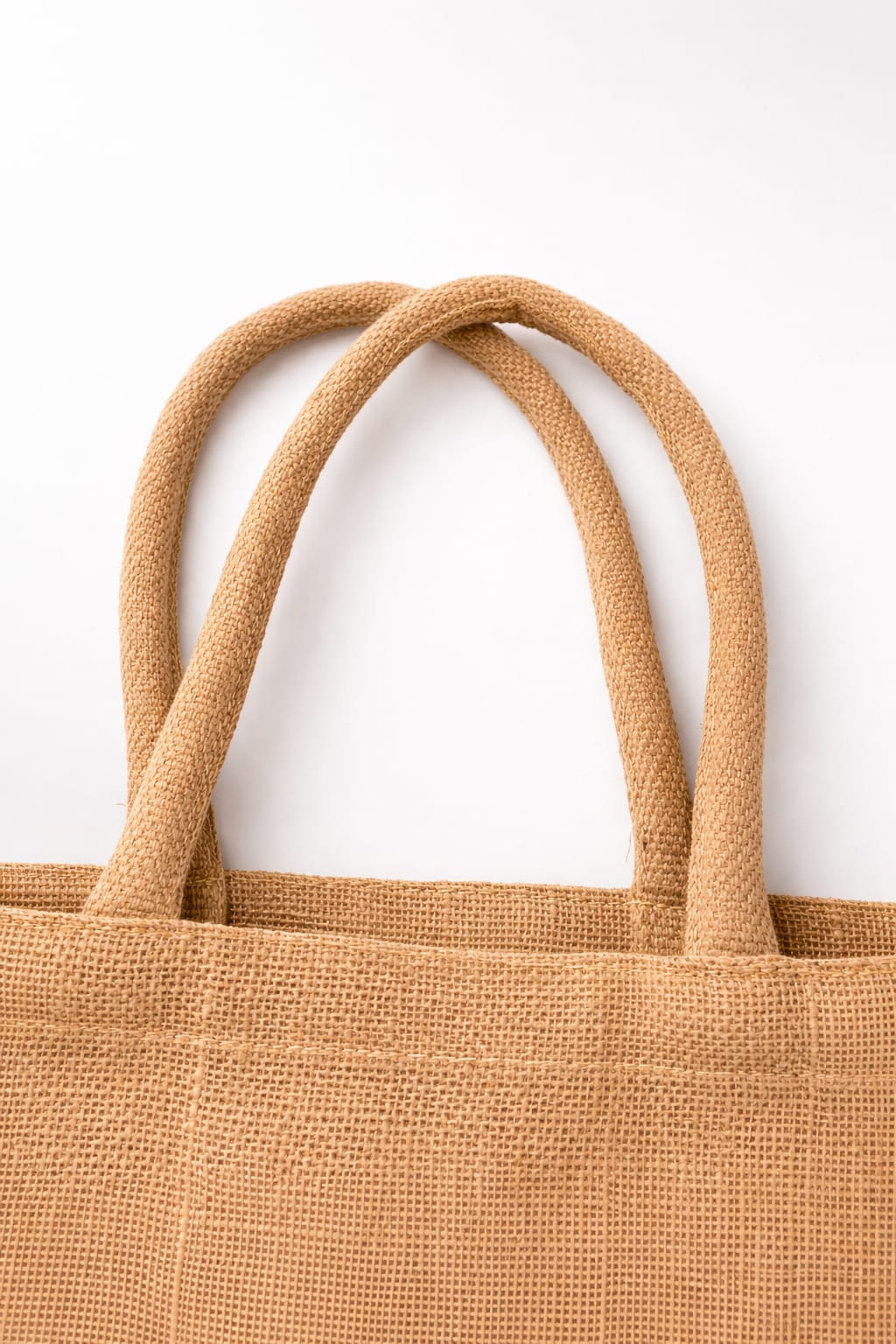 Sac de jute naturel 40 x 43 x 12 cm avec anses rondes, cabas réutilisable pour courses, marché, plage ou boutique.